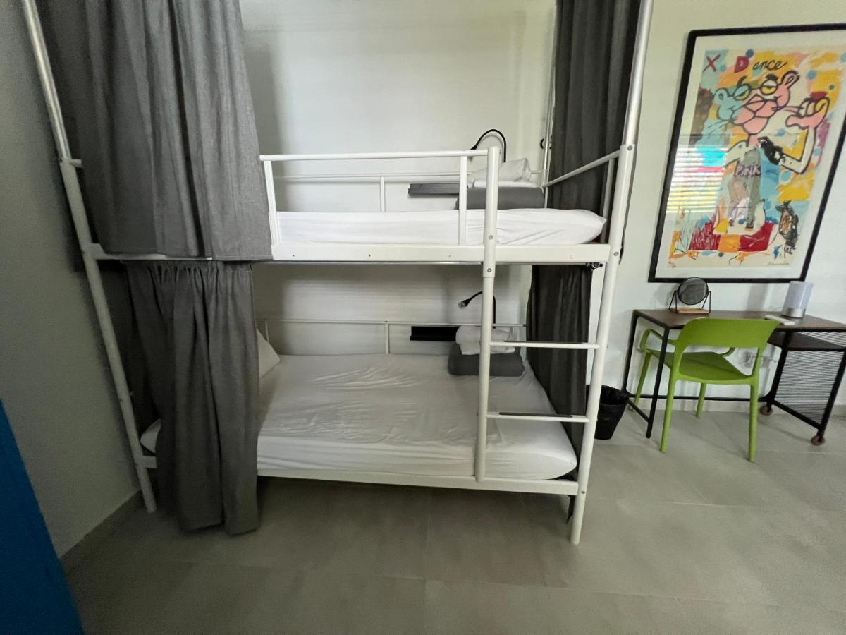 Nomada Beach Hostel- Isla Verde San Juan Eksteriør billede