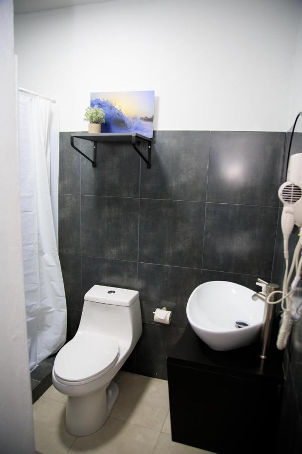 Nomada Beach Hostel- Isla Verde San Juan Eksteriør billede