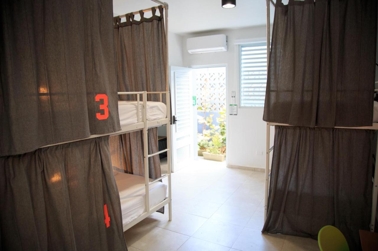 Nomada Beach Hostel- Isla Verde San Juan Eksteriør billede
