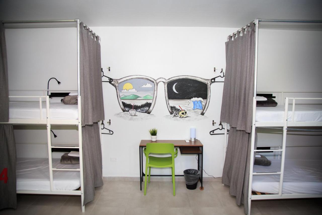 Nomada Beach Hostel- Isla Verde San Juan Eksteriør billede