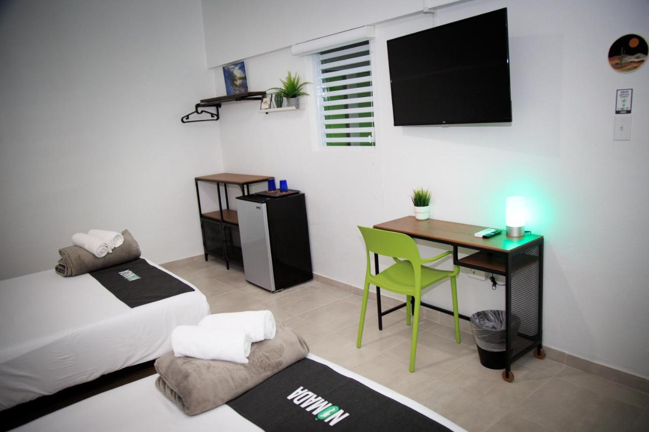 Nomada Beach Hostel- Isla Verde San Juan Eksteriør billede