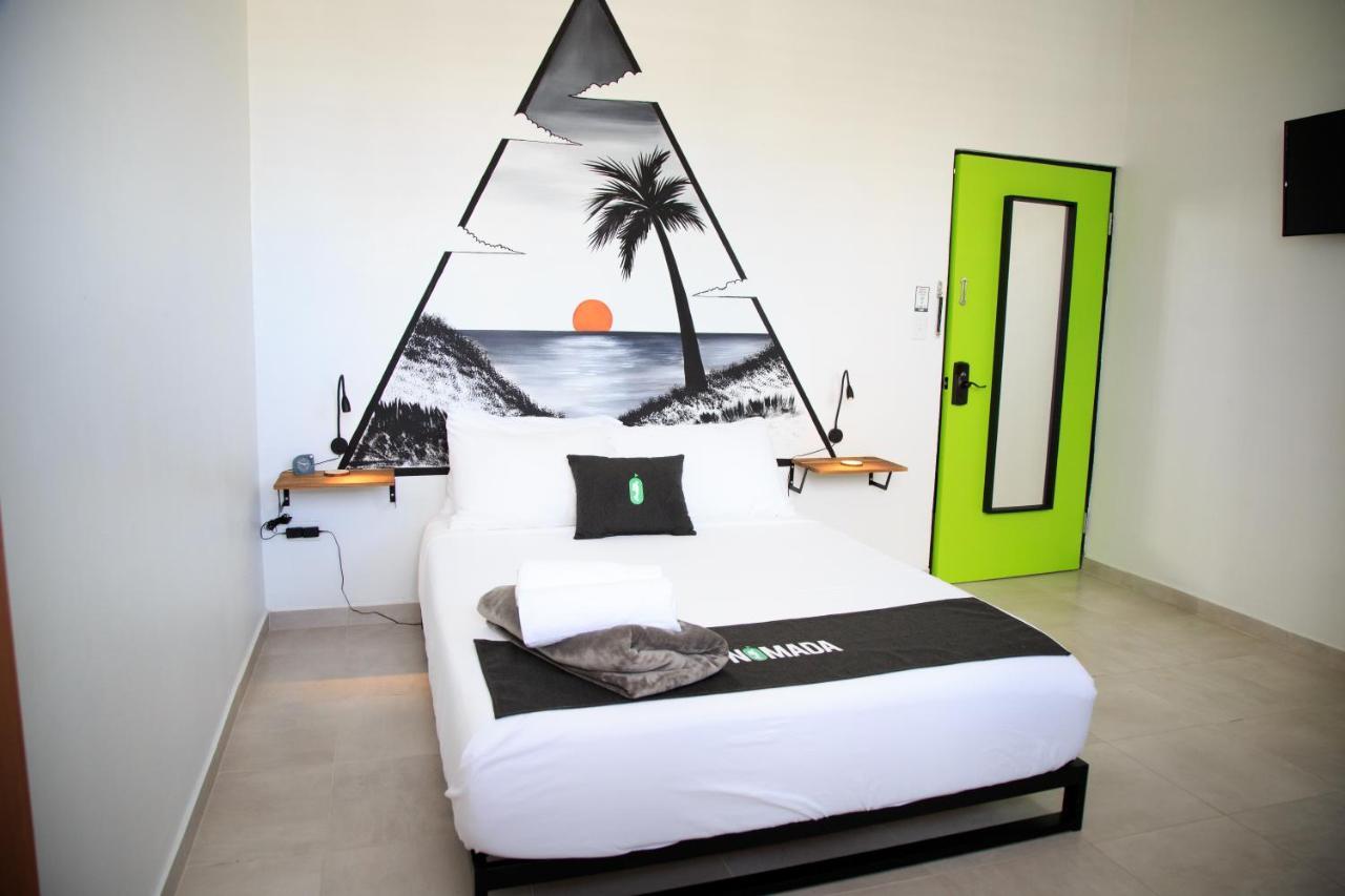 Nomada Beach Hostel- Isla Verde San Juan Eksteriør billede