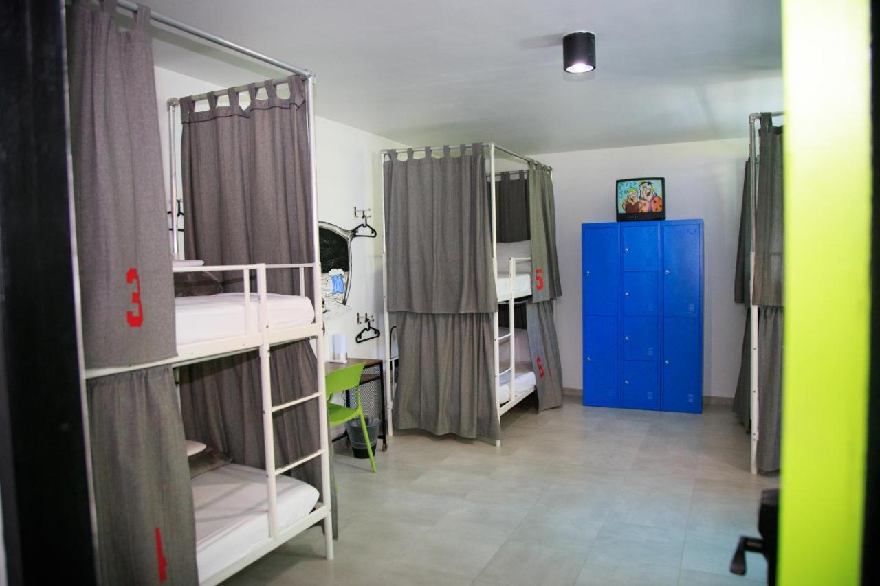 Nomada Beach Hostel- Isla Verde San Juan Eksteriør billede