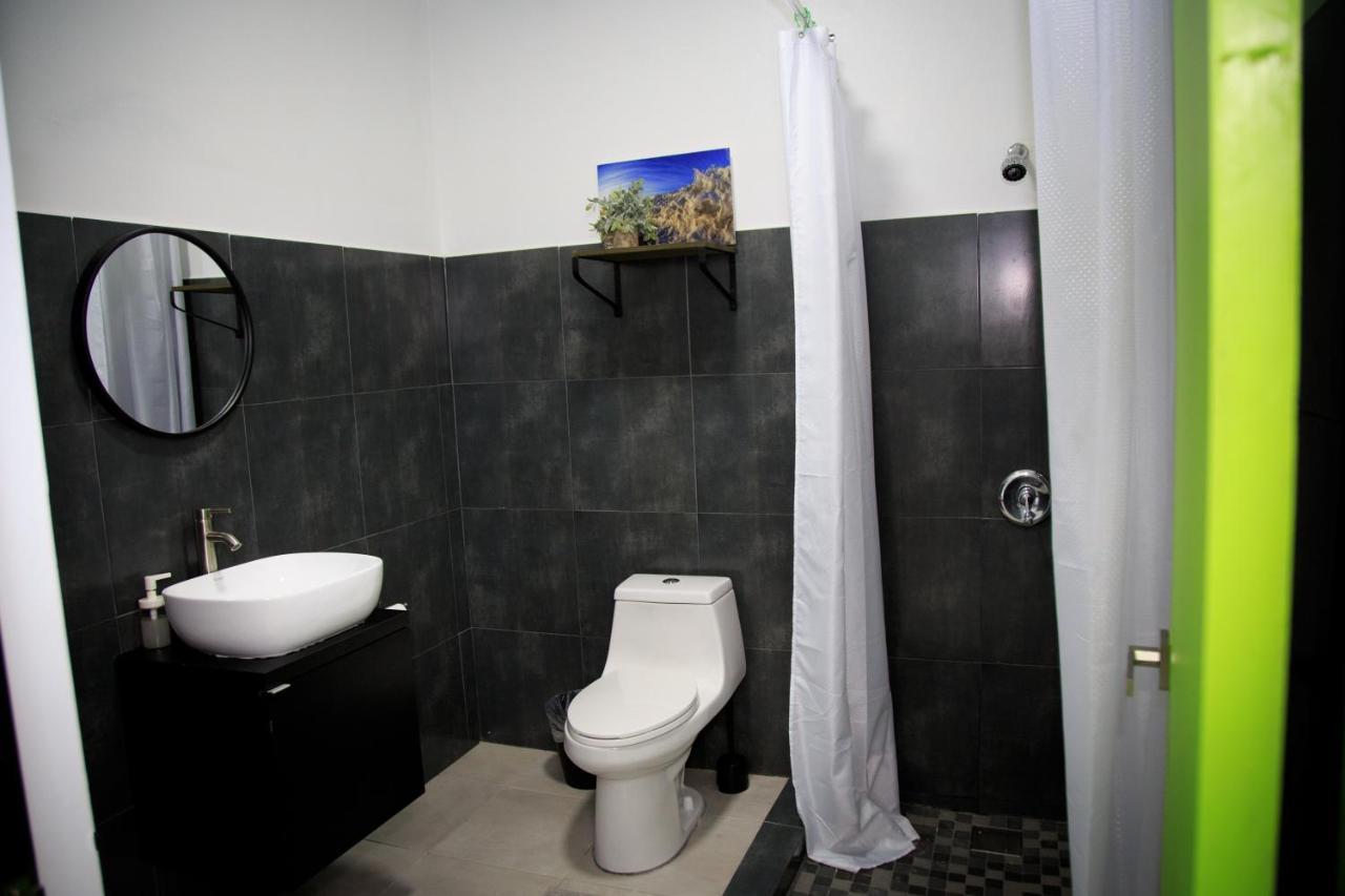 Nomada Beach Hostel- Isla Verde San Juan Eksteriør billede